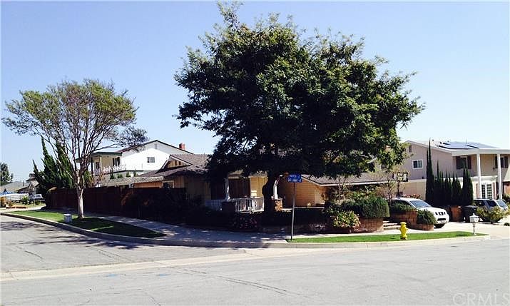 2nd image of 1917 W Las Lanas Ln