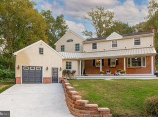 952 E Cathedral Rd, Philadelphia, PA 19128