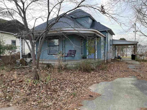 209 S 16th St, Herrin, IL 62948