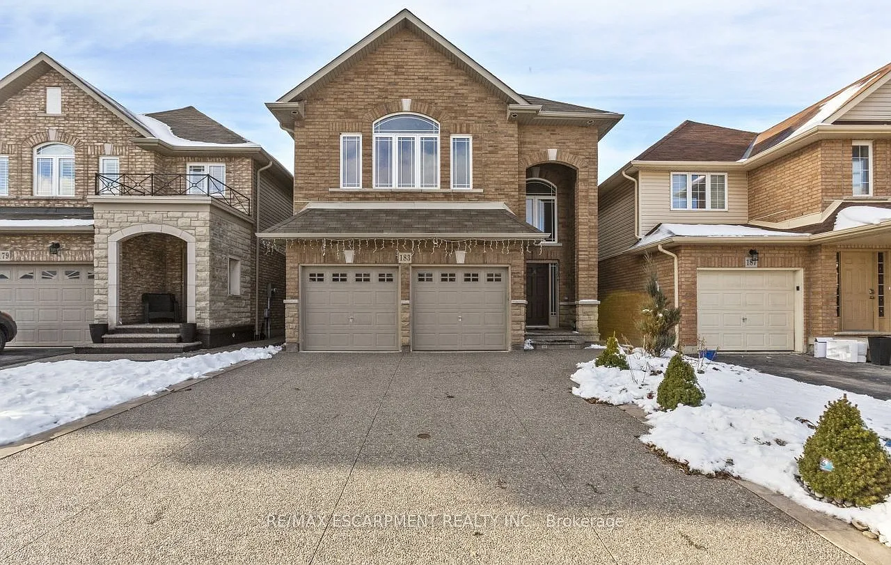 4 bed, $3,600 — Photo 1