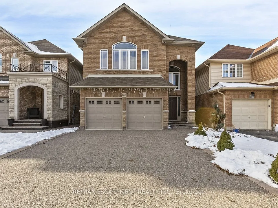 183 Pelech Cres