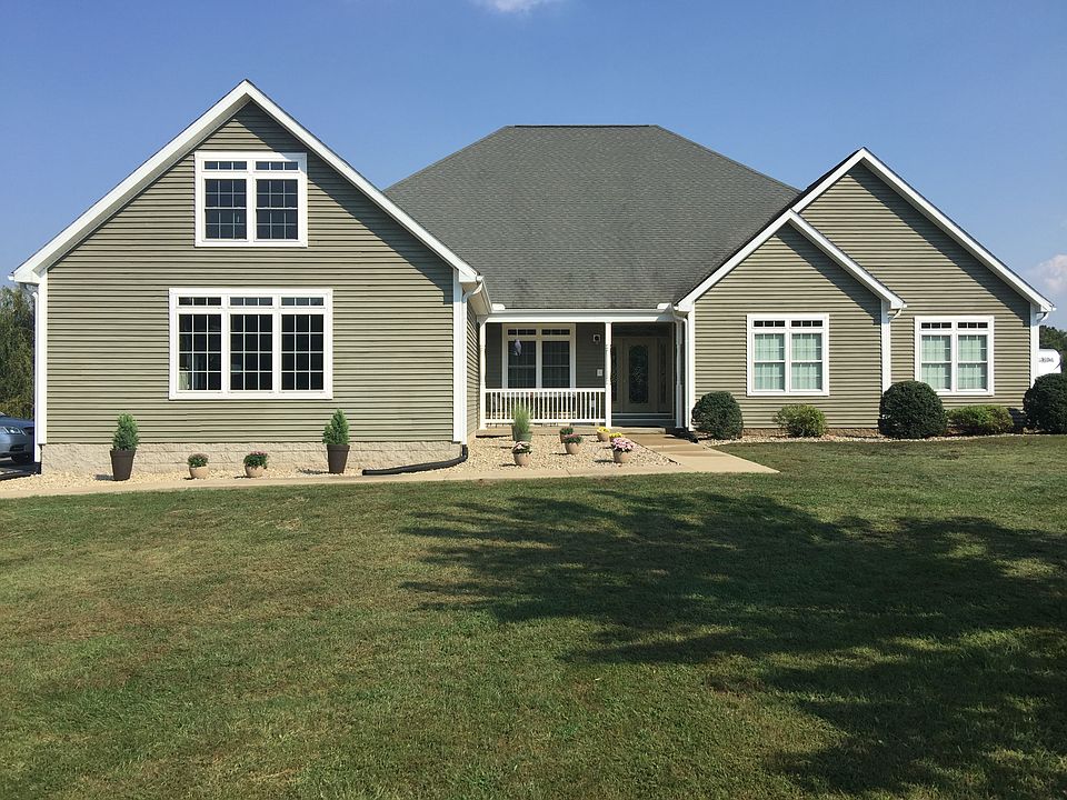 4 bdr 3 bath Orleans, IN