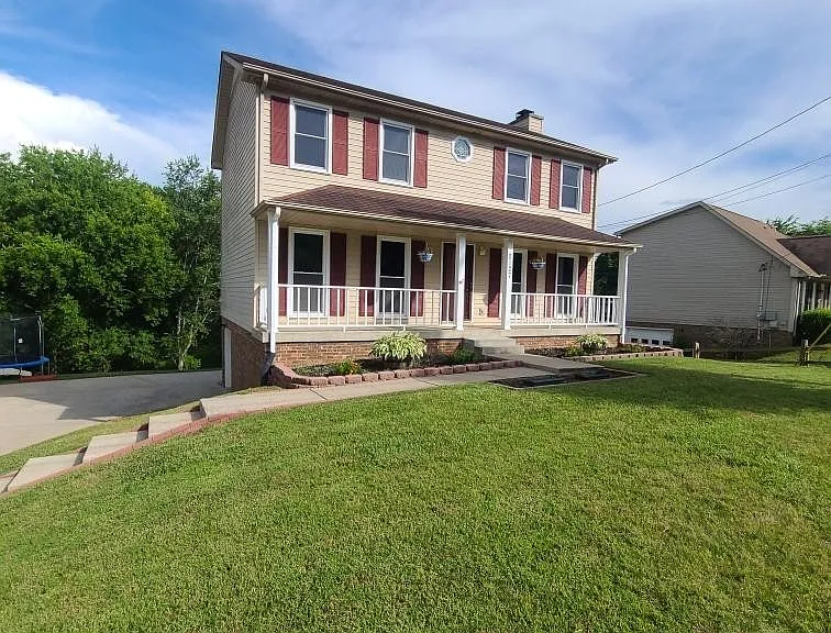2127 Amadeus Dr — Photo 1