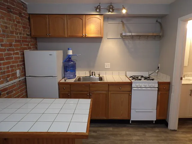 144 Cottage St #3 — Photo 6