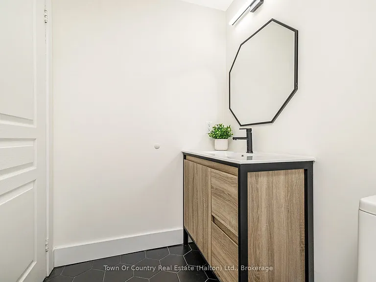 200 Burnhamthorpe Rd E #1309 — Photo 9