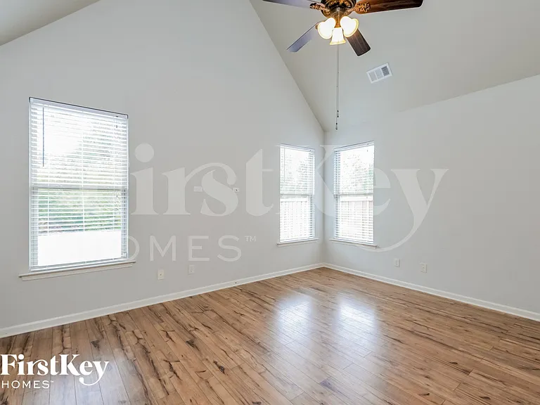 235 Sterling Pl — Photo 4