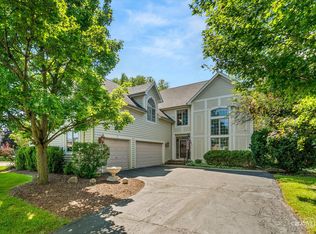 4N468 S Robert Frost Cir, St Charles, IL 60175