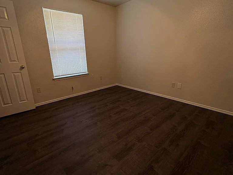 1214 Misty Dr — Photo 4