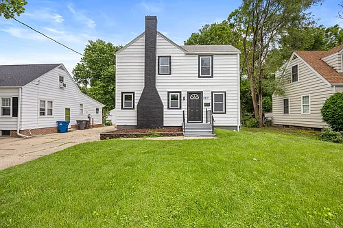 2317 47th St Photo 1