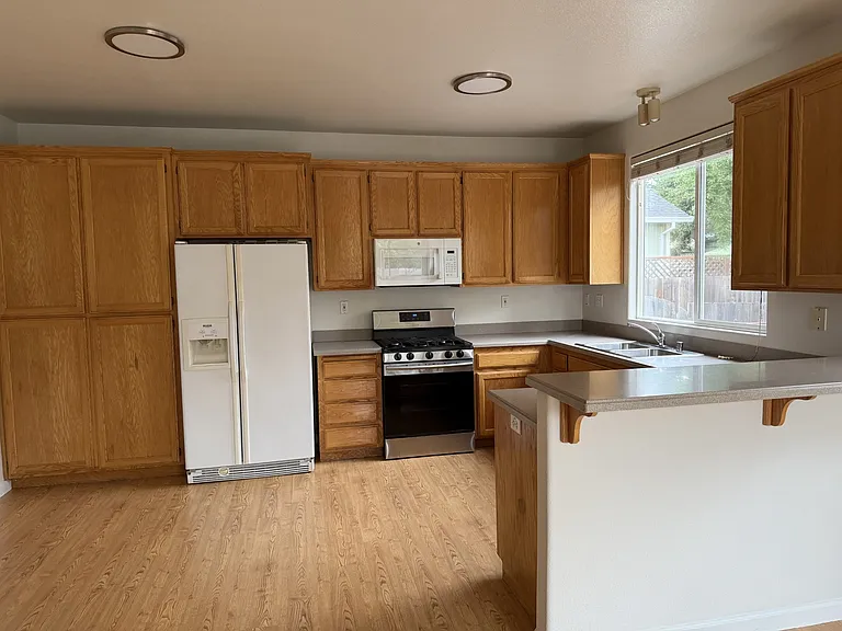 1352 Orsolini Pl — Photo 12