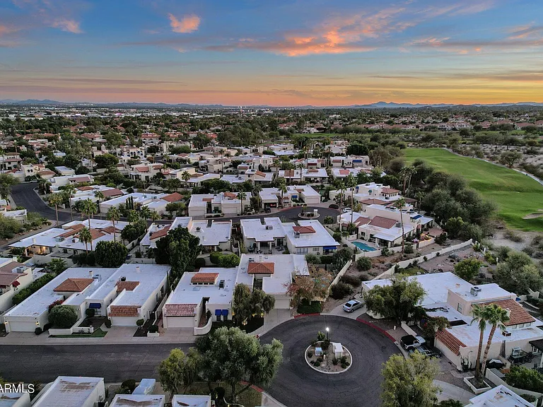 4611 E Desert Dr — Photo 52