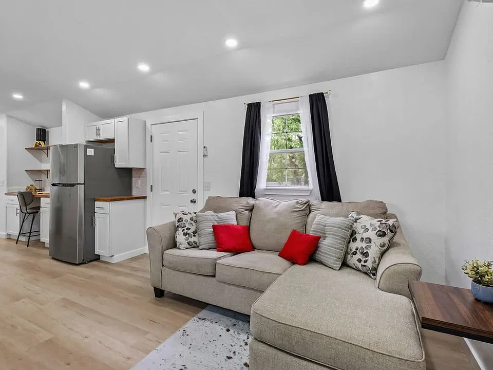 403 E Roller Ave #ID1520950P