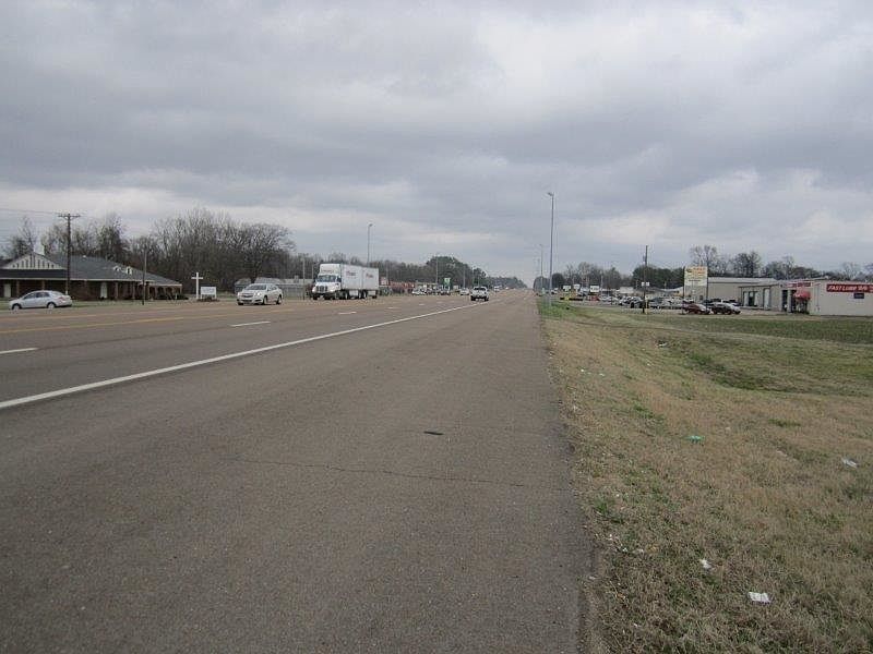 2nd image of 33 Highway 51 S