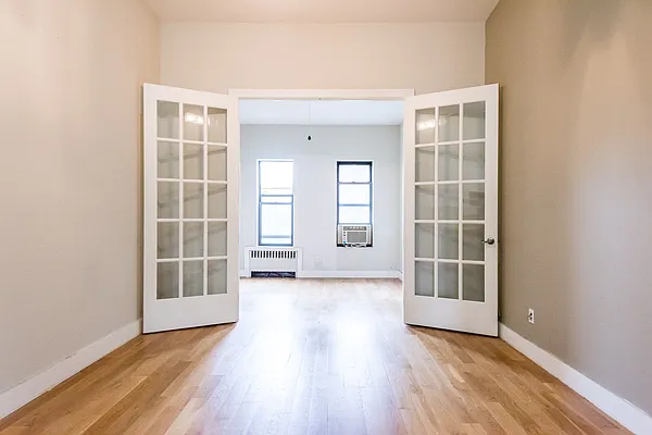 Rented by Nooklyn NYC LLC | media 4