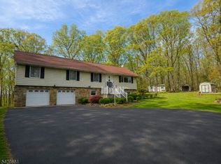 87 Buckhorn Dr, White Twp., NJ 07823