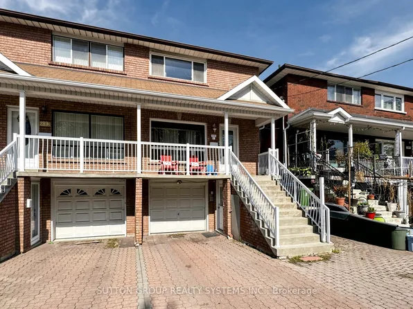 289D Bartlett Ave, Toronto, ON M6H 3G3