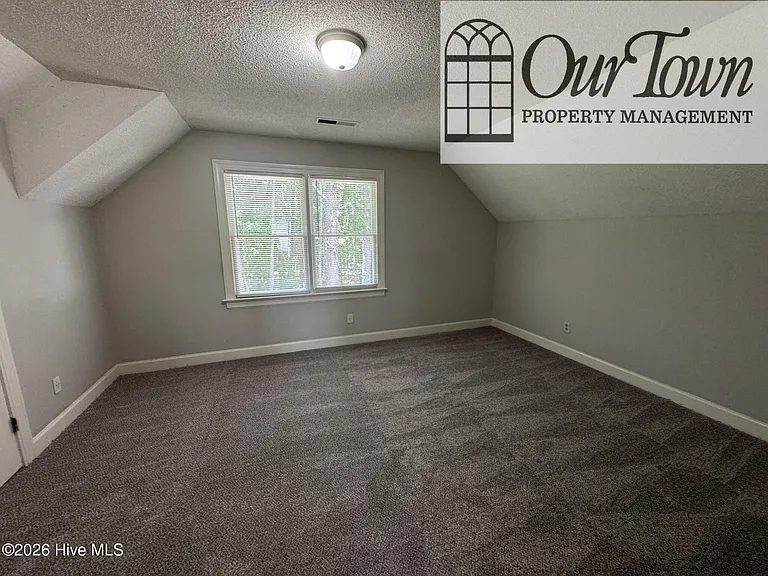 3003 Woodgreen Dr N — Photo 13