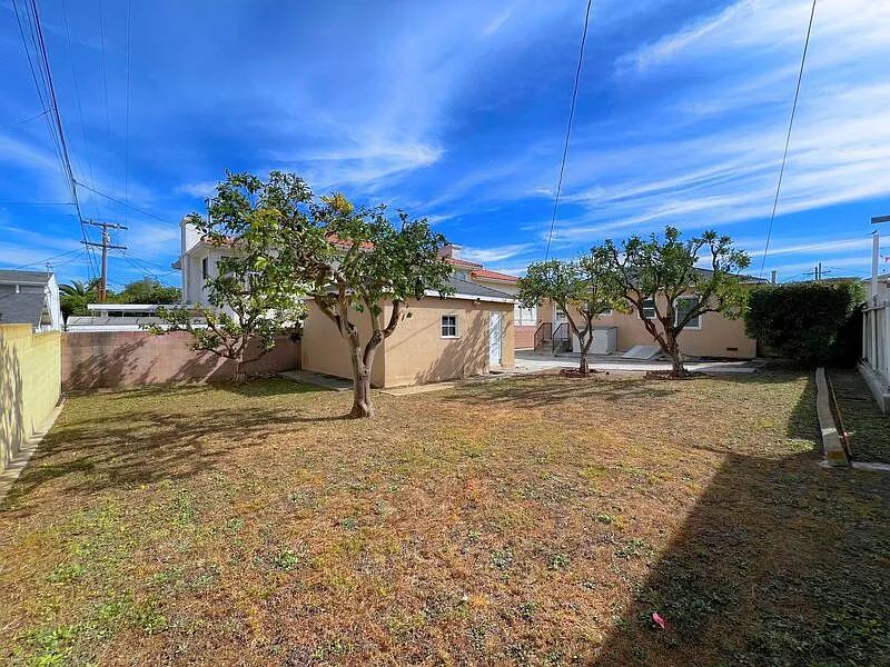 2 bed, 1.0 bath, 812 sqft, $3,095 — Photo 3