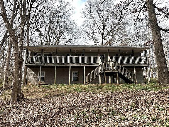 3rd image of 781 Hunts Ln