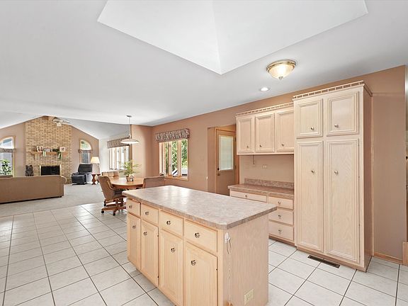 5th image of 17654 Greenfield Ct