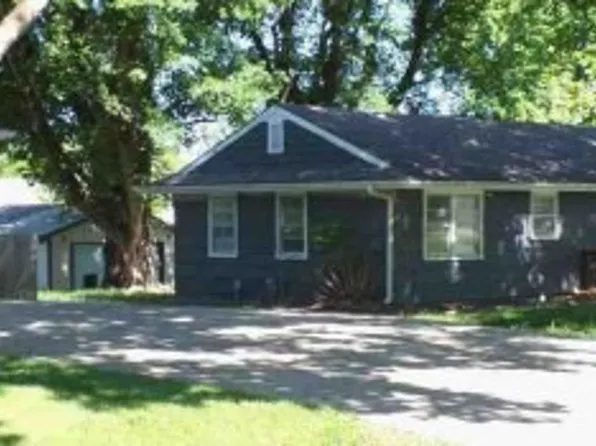 404 Morningside Dr, Richmond, MO 64085