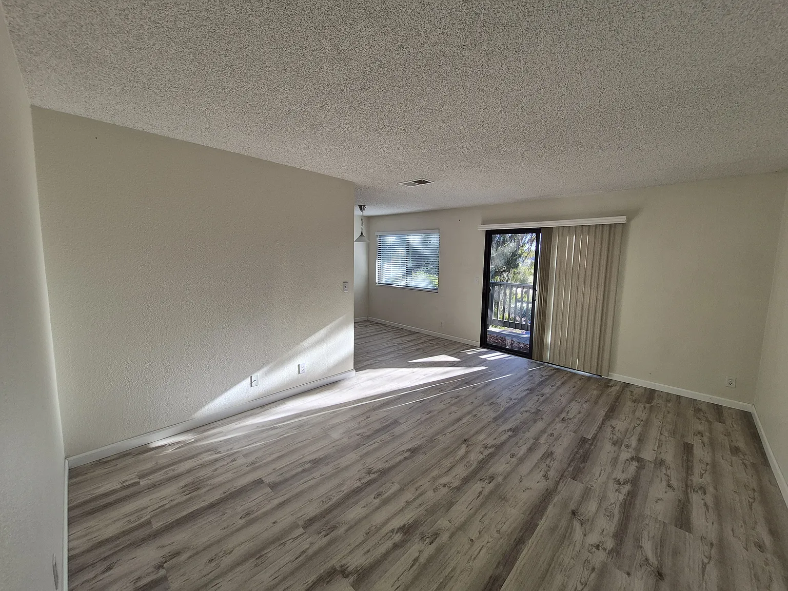 1 bed, 687 sqft, $2,100 — Photo 3