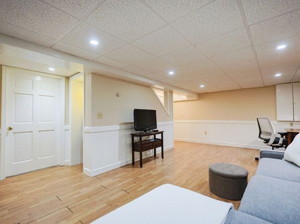 1585 Highland St, Holliston, MA 01746