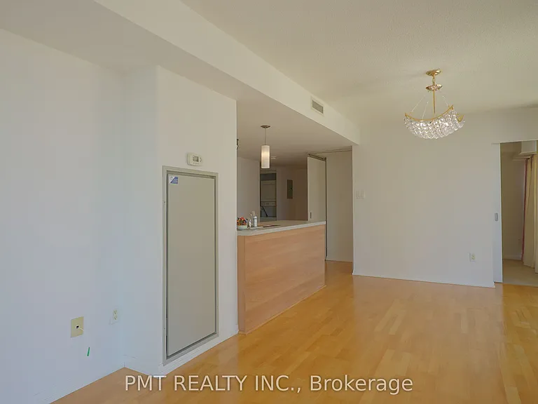 38 Grenville St #1607 — Photo 11