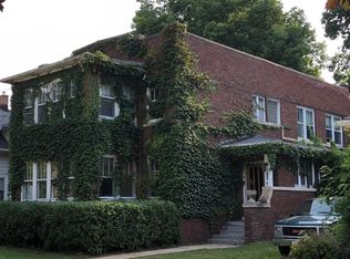 465 Palace St, Aurora, IL 60506