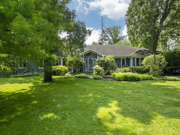 835 Northwoods Rd, Deerfield, IL 60015