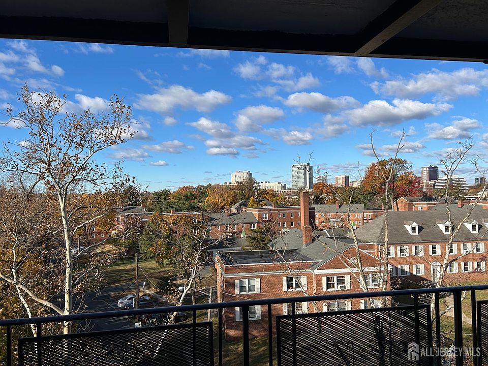 1st image of 123 S Adelaide Ave APT 4M