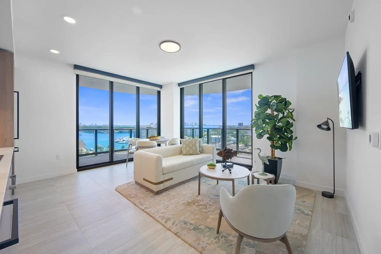2 bed, 2.0 bath, 753 sqft, $6,408 — Photo 2