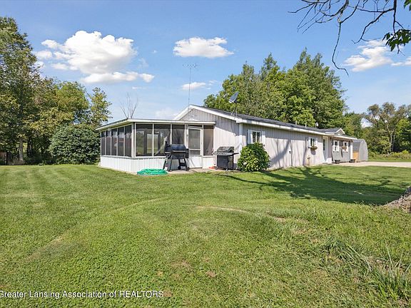 3rd image of 10109 W Kinsel Hwy