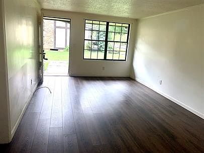 3rd image of 5291 Dalewood Dr APT 521