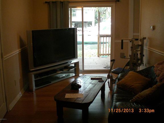 4th image of 140 Heaton Ln