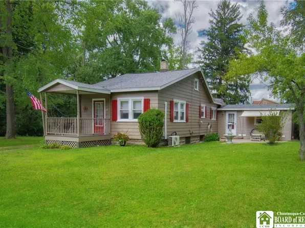 48 W Chadakoin St, Celoron, NY 14720