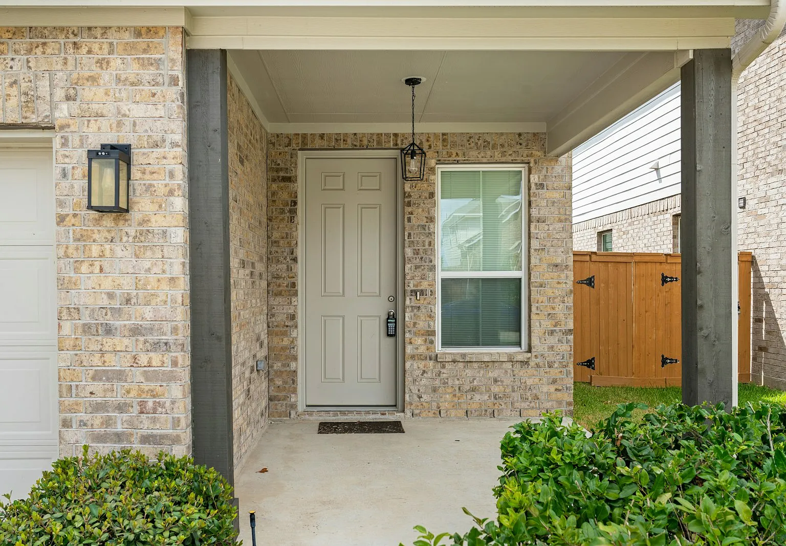 7511 Coral Terrace Drive — Photo 3