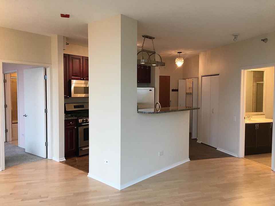 1st image of 600 N Kingsbury St APT 811