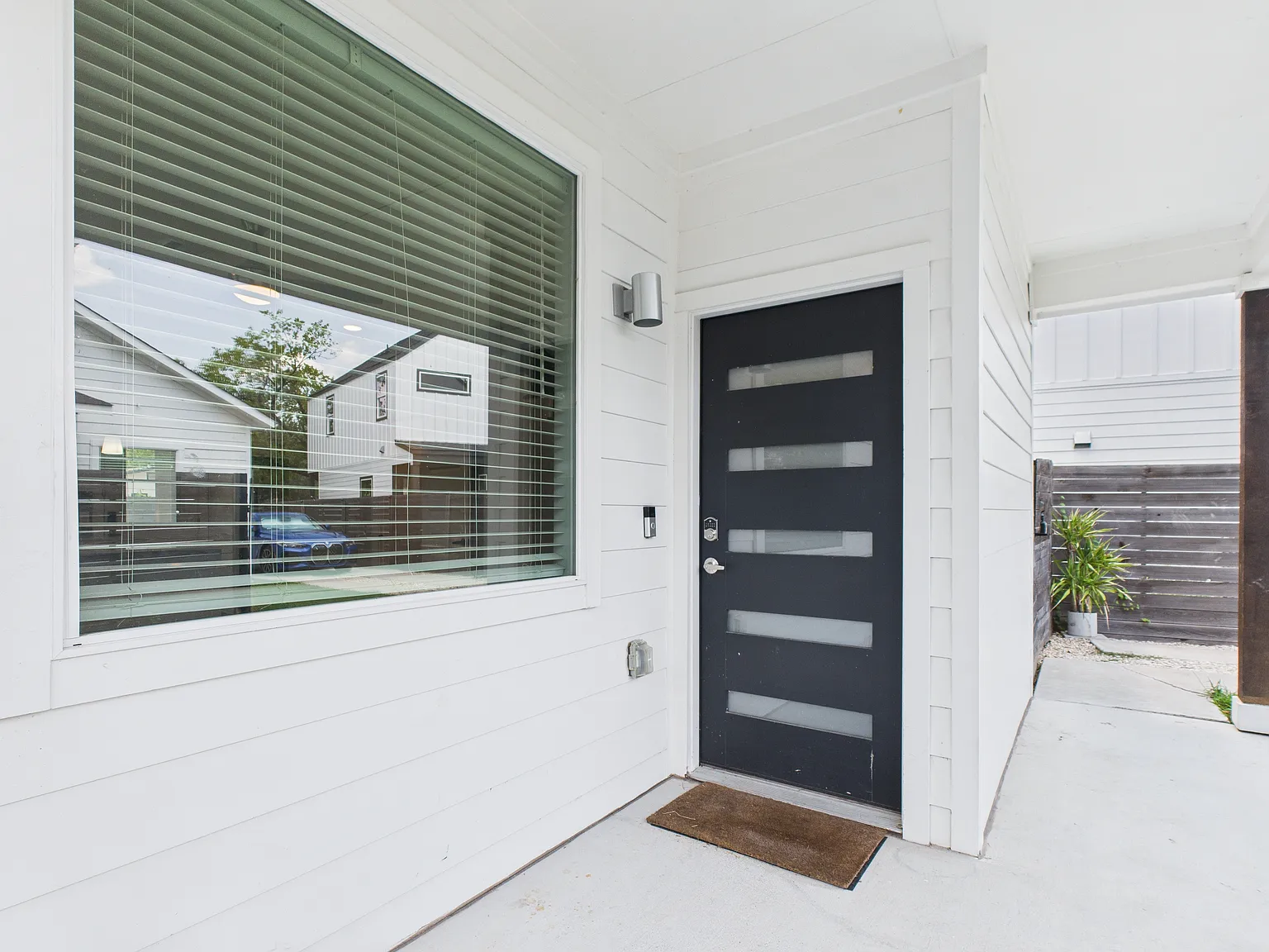 2 bed, 2.5 bath, 1062 sqft, $2,150 — Photo 2