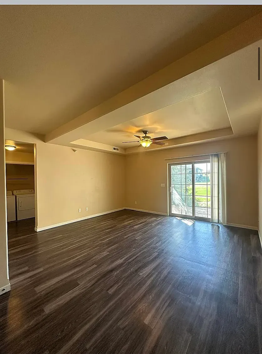 2 bed, 1034 sqft, $1,195 — Photo 2