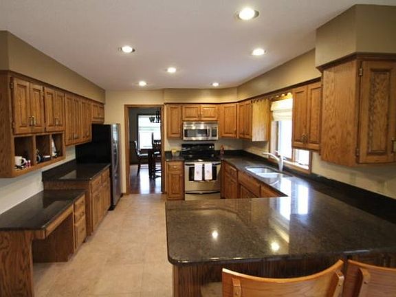 5th image of 2231 Chelmsford Ln