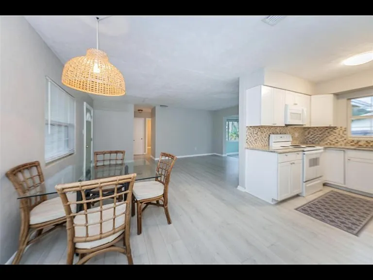 54 Palm Blvd — Photo 11
