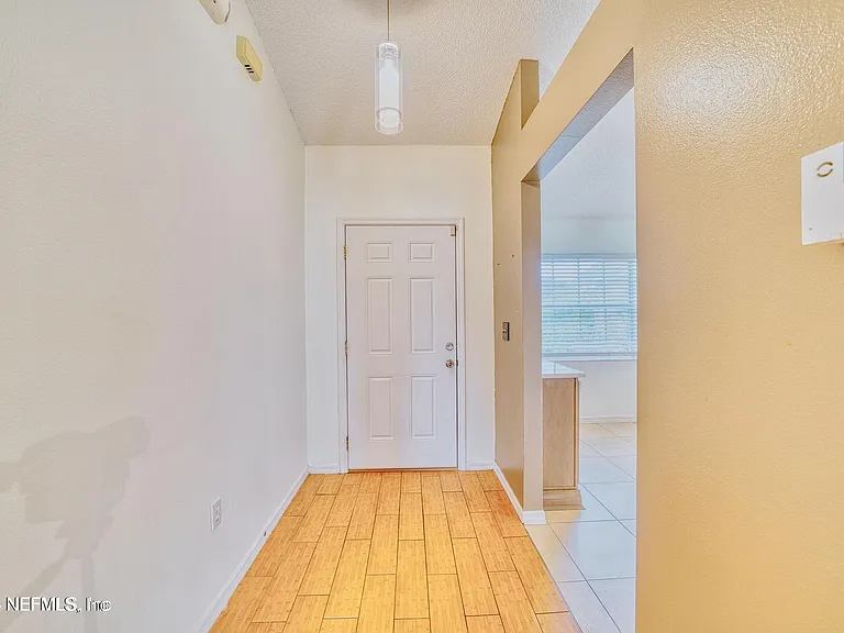 5628 Loma Vista Dr W — Photo 15