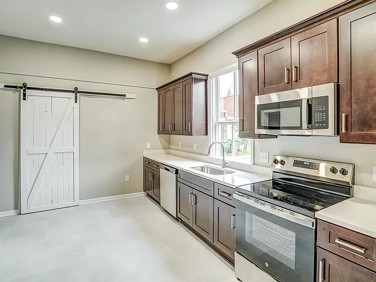 5 N Colonial Ave #1 — Photo 3