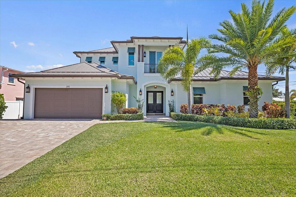 5 bed, 4.0 bath, 3308 sqft, $30,000 — Photo 2