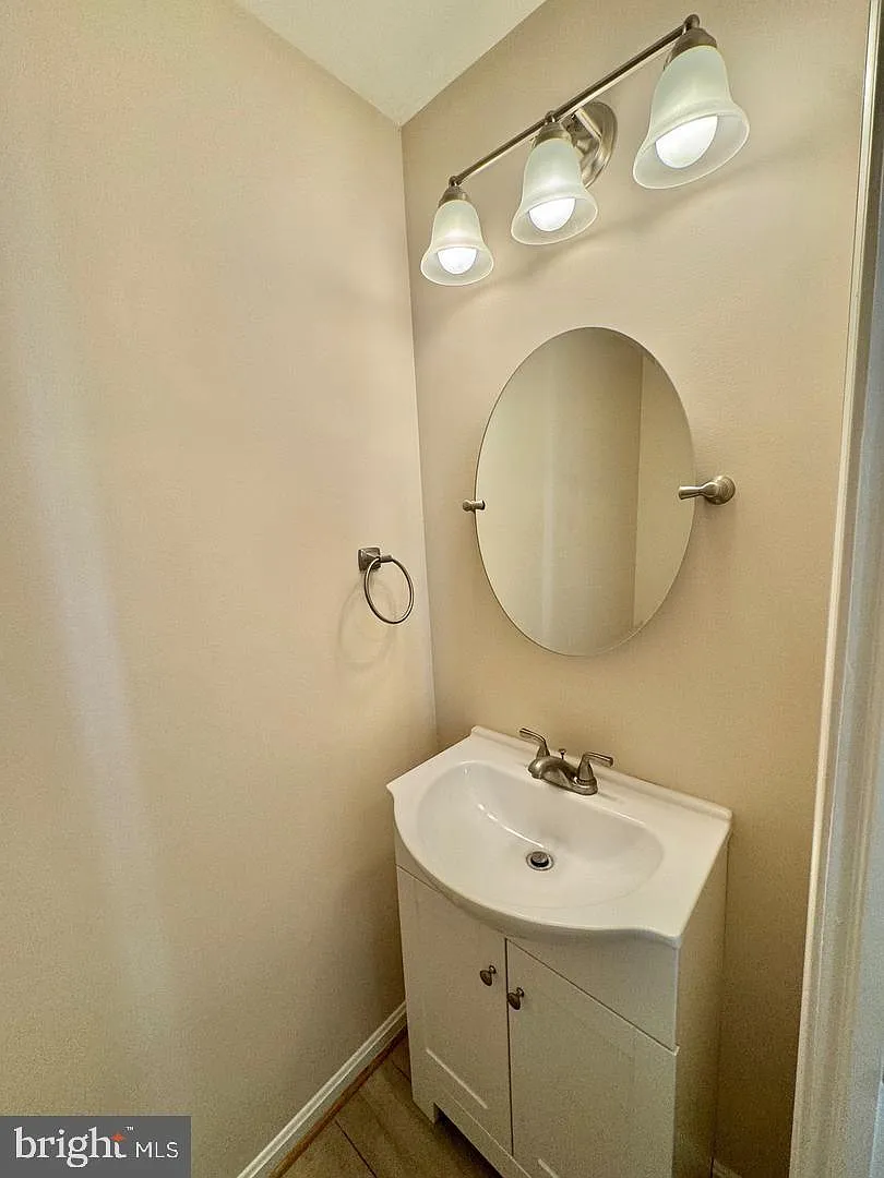 6 bed, 6.5 bath, 1848 sqft, $2,400 — Photo 4