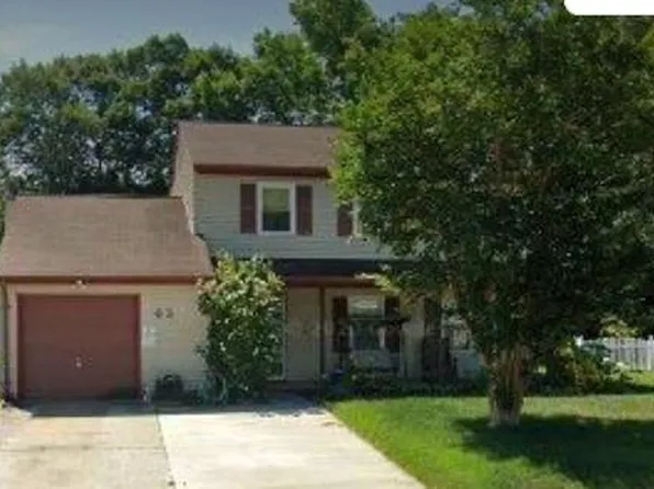 63 Sandy Lake Dr, Hampton, VA 23666