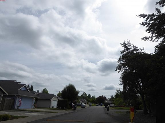 4th image of 225 100th Street Ct E