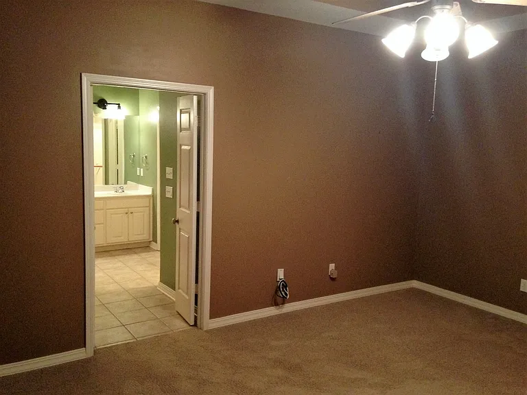 113 Baltic Dr — Photo 31