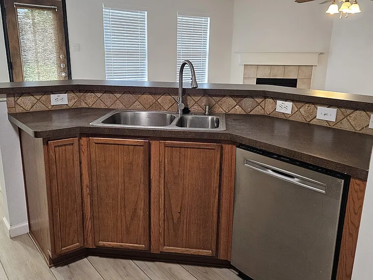 9608 George Washington Dr — Photo 21